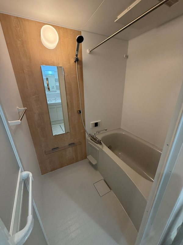 バス・シャワールーム　おしゃれな浴室