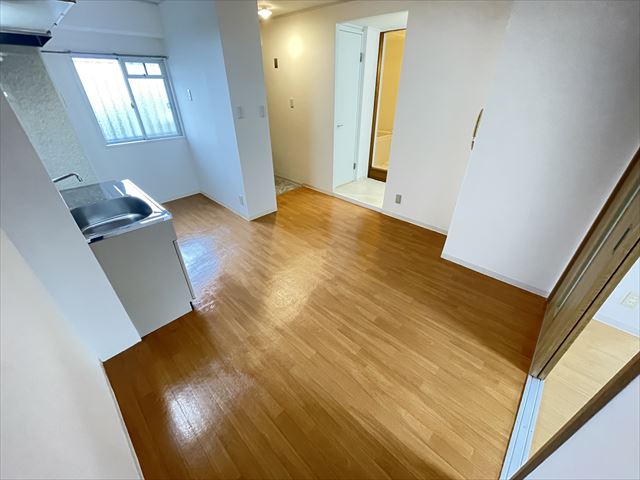 キッチン　リビングルーム