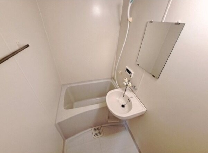 バス・シャワールーム　図面と現状に相違がある場合には現状を優先