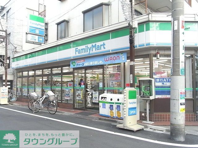 コンビニ　ファミリーマート赤羽平和通り店（コンビニ）まで814m