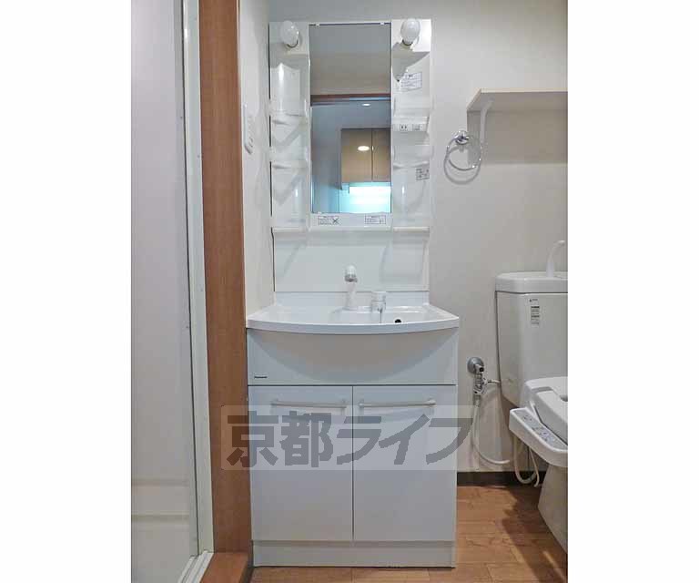 洗面設備　独立洗面台です。