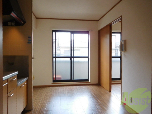 居室・リビング　あかるいお部屋ですよ