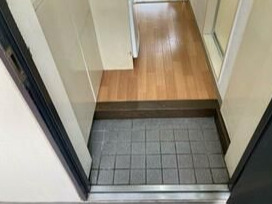 玄関　別部屋反転写真