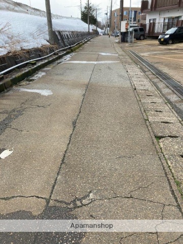 その他　前面道路（その他）まで0m