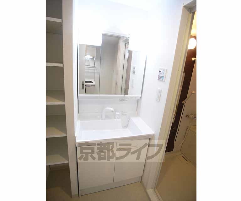 洗面設備　洗面台です。