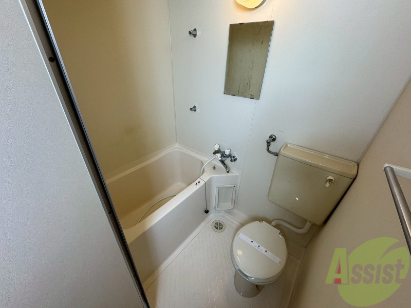 バス・シャワールーム　ユニットバスです。疲れを癒すのに欠かせませんね！