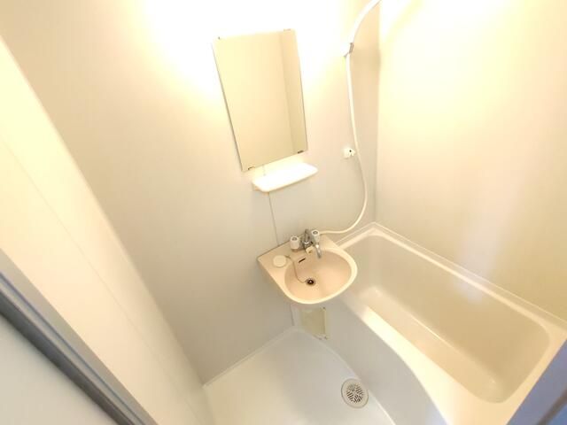 バス・シャワールーム　室内写真は参考です