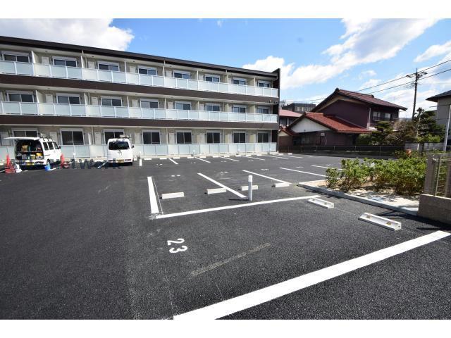 駐車場　駐車場