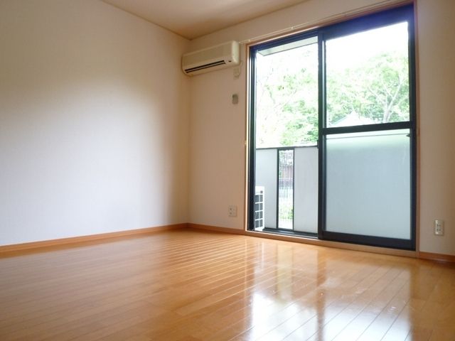 居室・リビング　★洋室８帖★