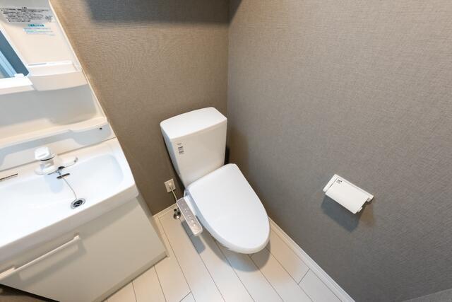 トイレ　温水洗浄暖房便座?