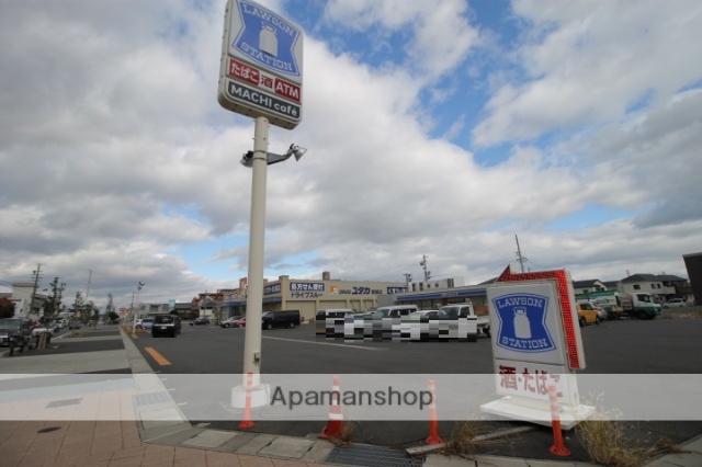 コンビニ　ローソン（コンビニ）まで554m