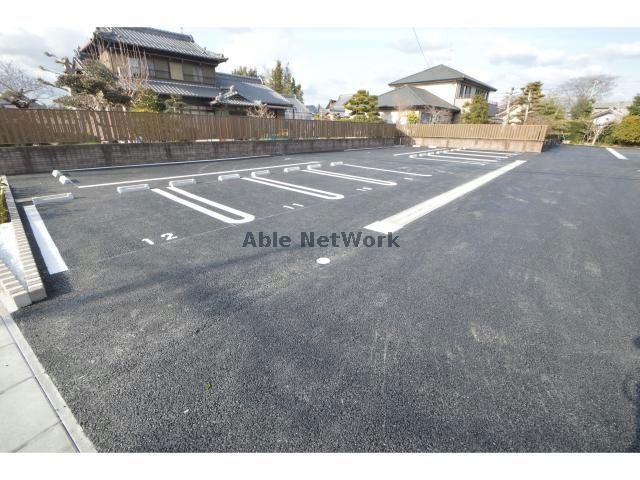 駐車場　駐車場