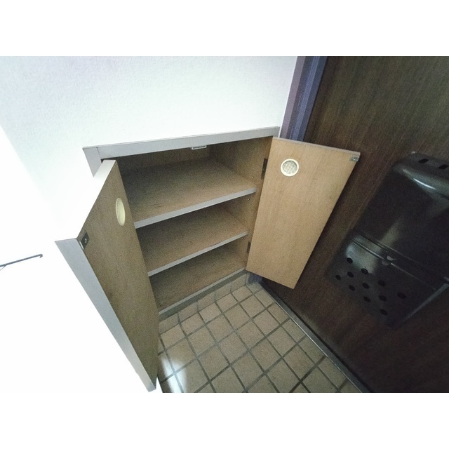 収納　シューズボックス