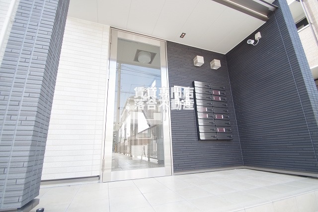 エントランス　オートロック付きで安心♪