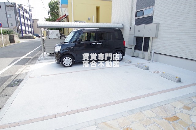駐車場　敷地内駐車場完備
