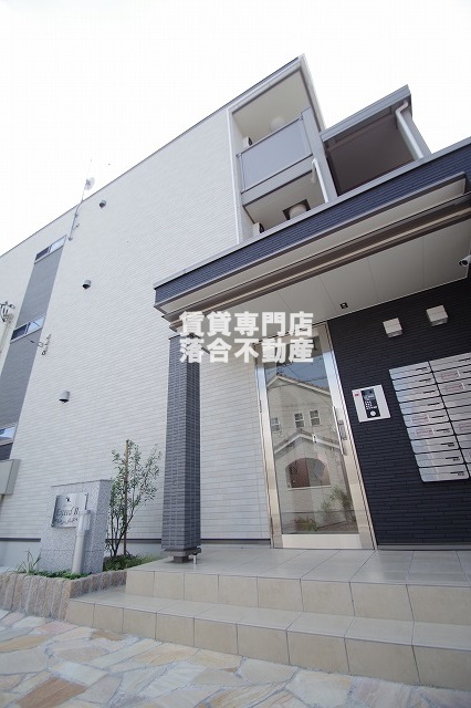 建物外観　2020年築。築浅