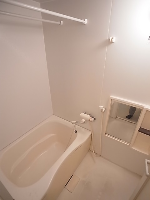 バス・シャワールーム　浴室乾燥機付きのバスルーム