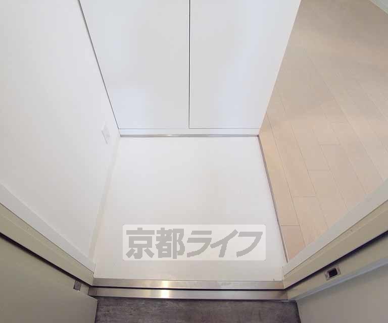 玄関　シンプルな玄関です。