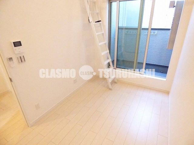 居室・リビング　日当たり良好明るいお部屋で気分もあがりますね♪