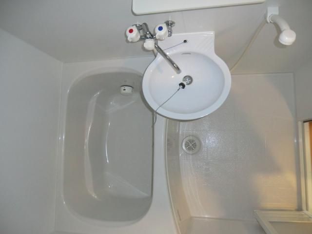 バス・シャワールーム　キレイなバスルームです