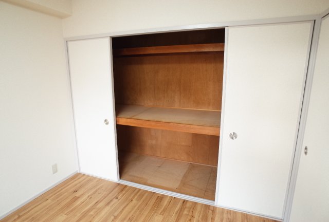 収納　押入れ