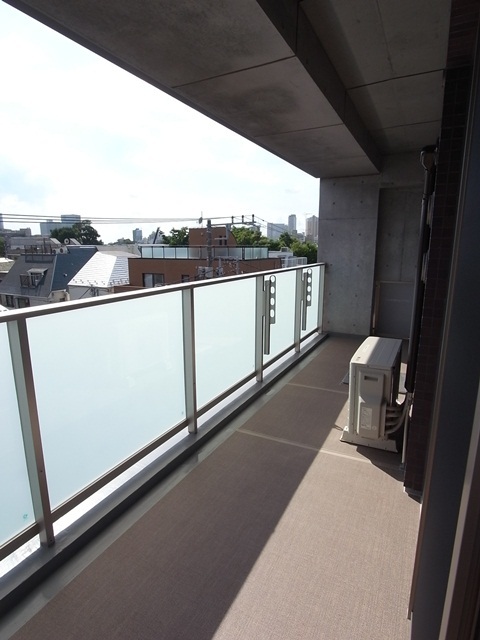 バルコニー　同棟内参考写真
