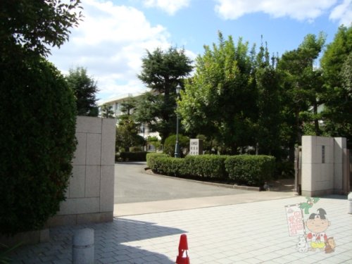 中学校　岡山市立岡北中学校（中学校）まで581m