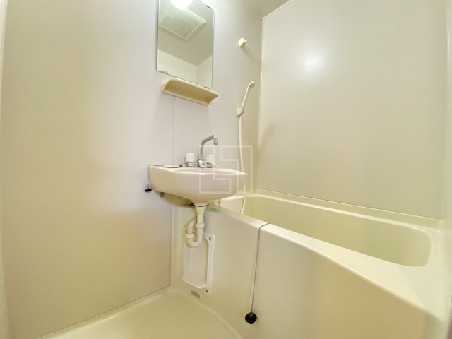 洗面設備　グラマシー心斎橋東　洗面台