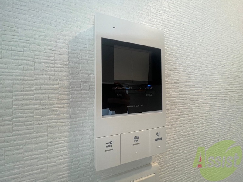セキュリティ　ＴＶモニター付インターホンです。来客者の顔が見えるので安心！