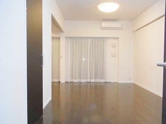 居室・リビング　別号室参考写真