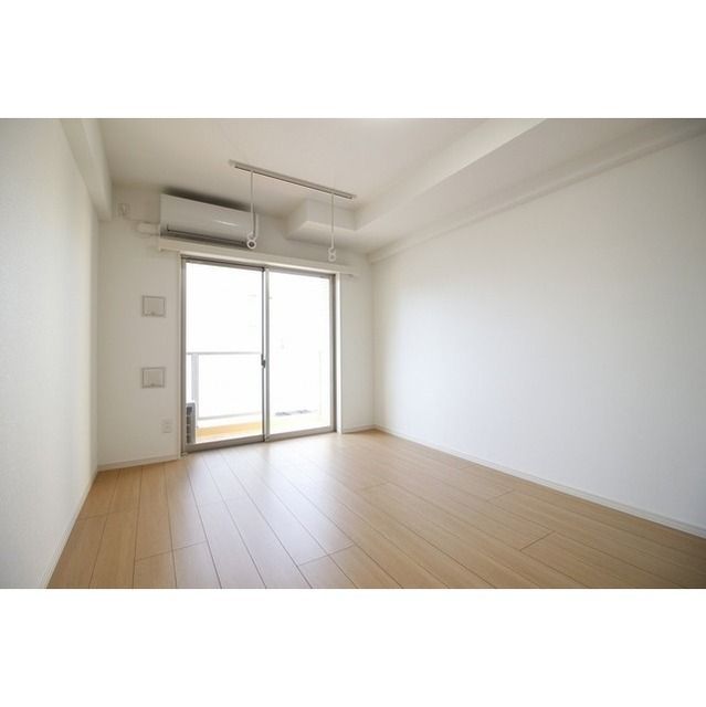 居室・リビング　別部屋参考写真となります