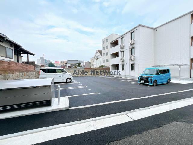 駐車場　駐車場