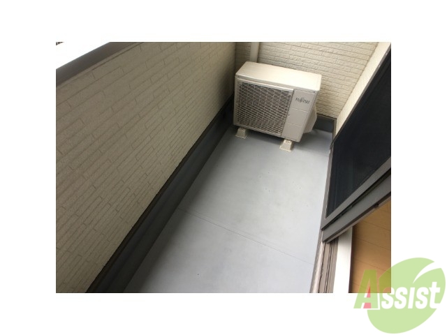 バルコニー　洗濯物がたくさん干せるバルコニーで嬉しいですね。