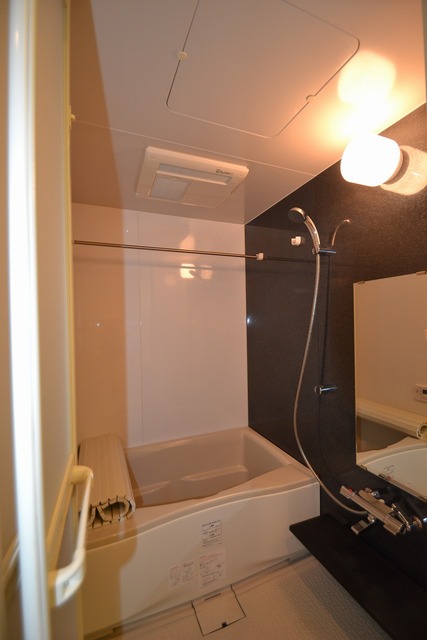 バス・シャワールーム　ゆったりバスルーム