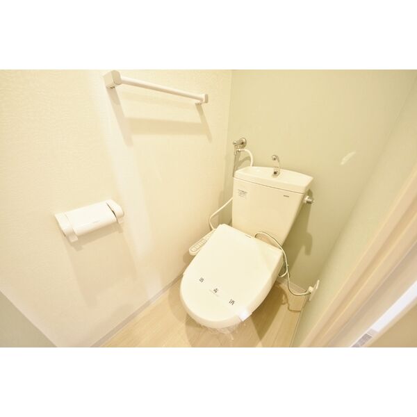 トイレ　あったらうれしいウォシュレット付き♪