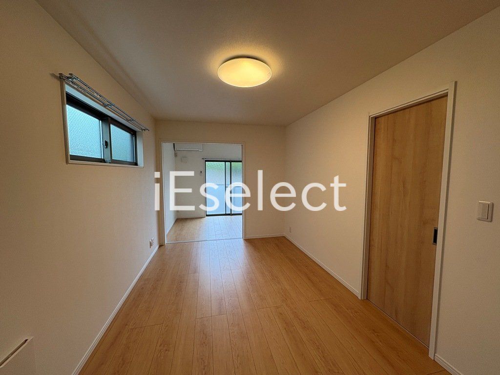 居室・リビング　2面採光の明るいリビング♪