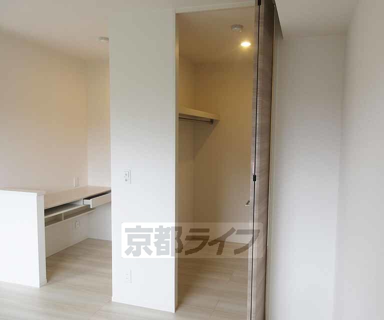 収納　広々ウォークインクローゼットです。