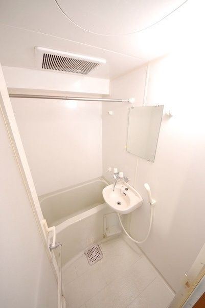 バス・シャワールーム　★バストイレ別★