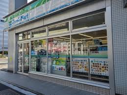 コンビニ　ファミリーマート 中央明石町店（コンビニ）まで450m