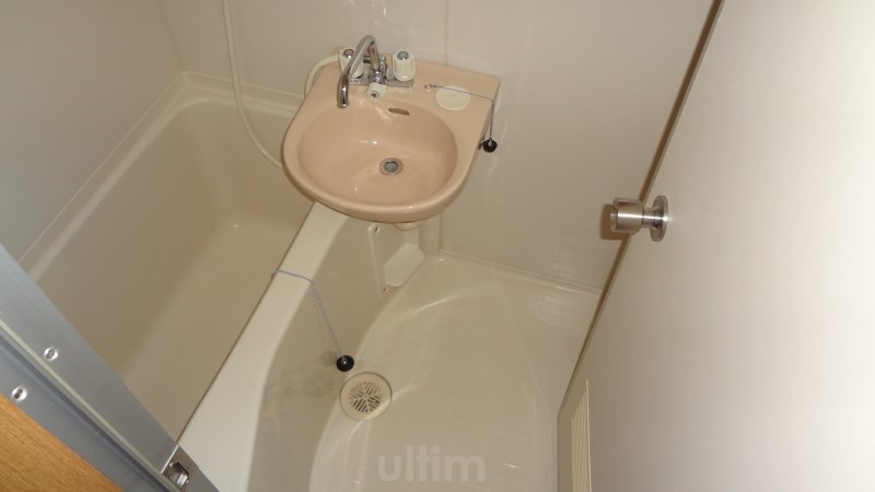 バス・シャワールーム　※別タイプのお写真のお部屋です。ご参考までに！