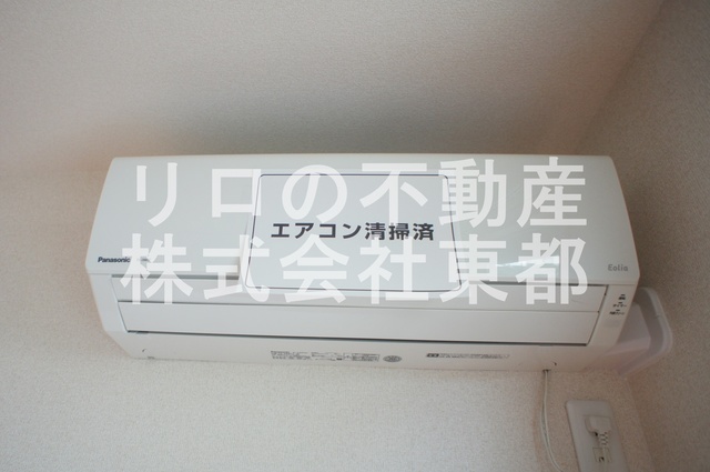 居室・リビング　※同間取りの１０３号室の室内写真です。