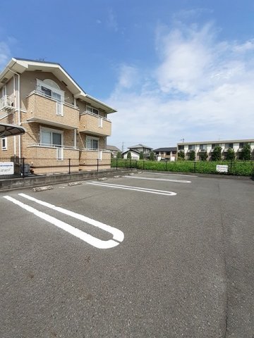 駐車場　車をお持ちの方に嬉しい駐車場付きの物件です