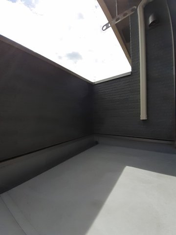 バルコニー　バルコニーからの眺めを楽しみながら食事をしませんか