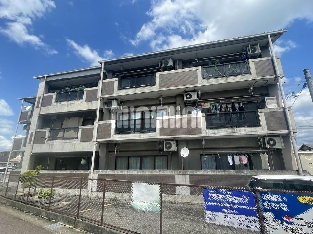 建物外観　鉄筋コンクリートマンション