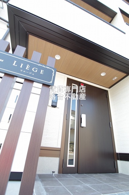 エントランス　オートロック付きで安心♪