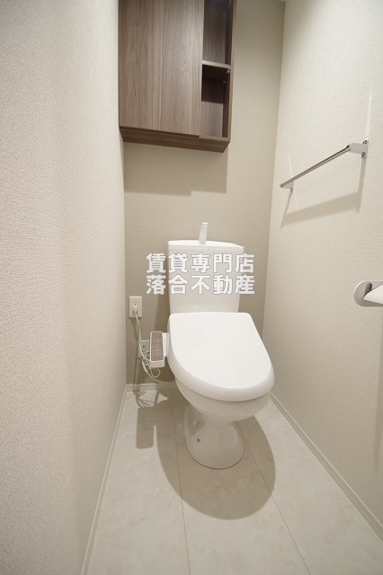 トイレ　温水洗浄暖房便座付き♪