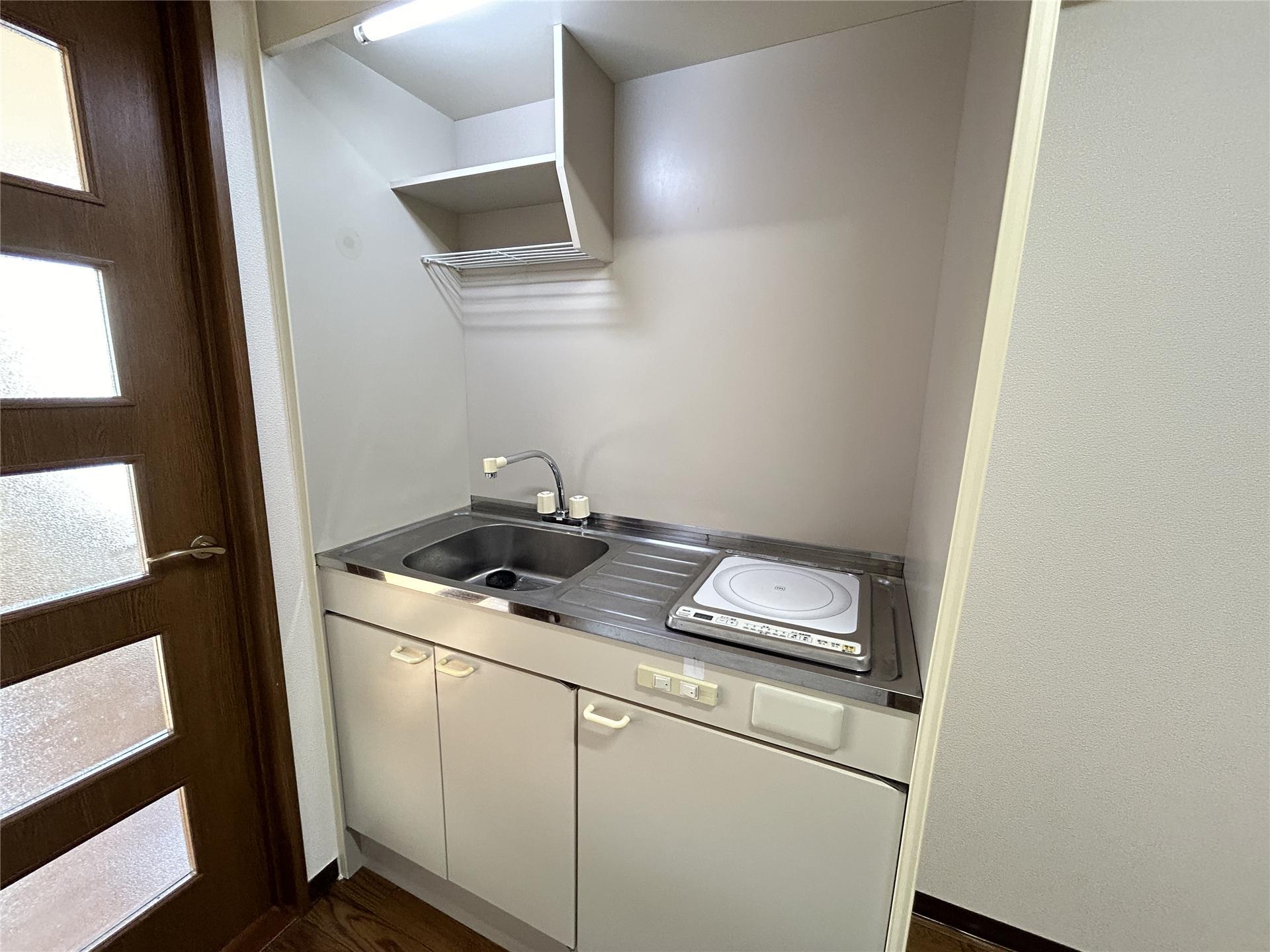 キッチン　1口のIHコンロ付きです（参考写真）