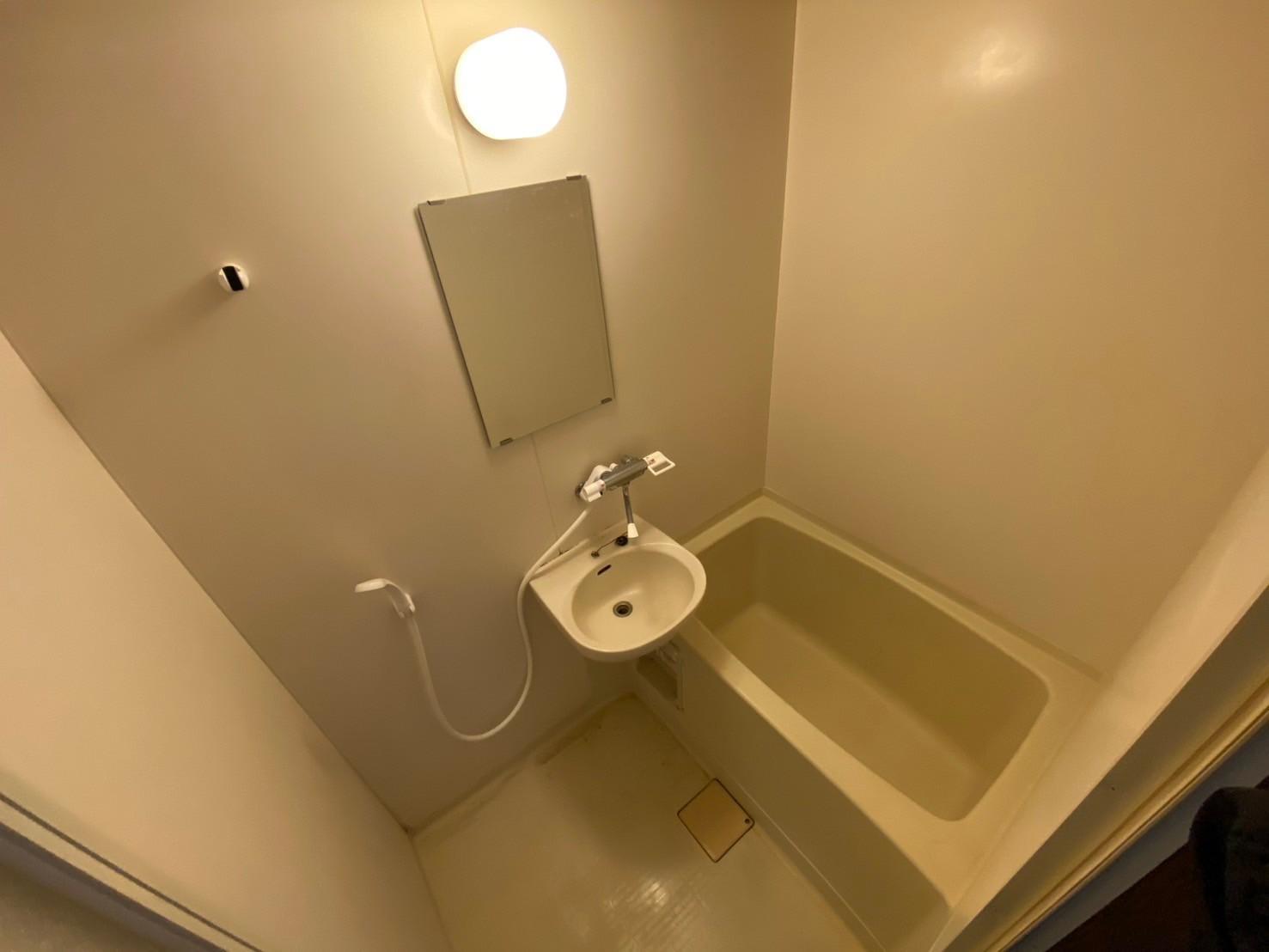 バス・シャワールーム　給湯式のお風呂です（参考写真）