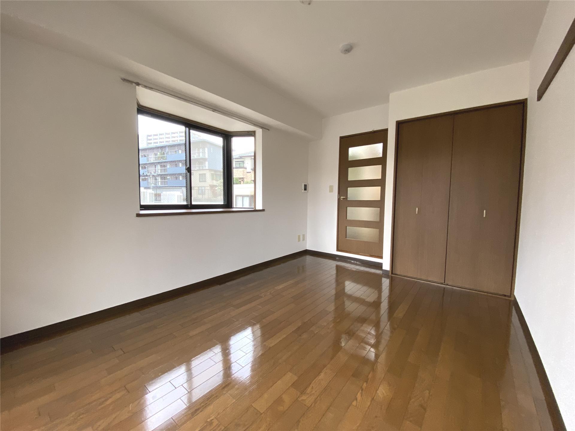 居室・リビング　2面採光の角部屋です（参考写真）