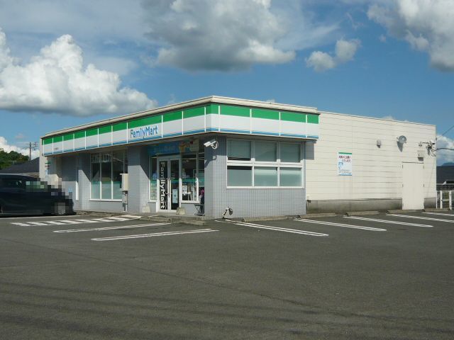 コンビニ　ファミリーマートさつま轟町店（コンビニ）まで240m